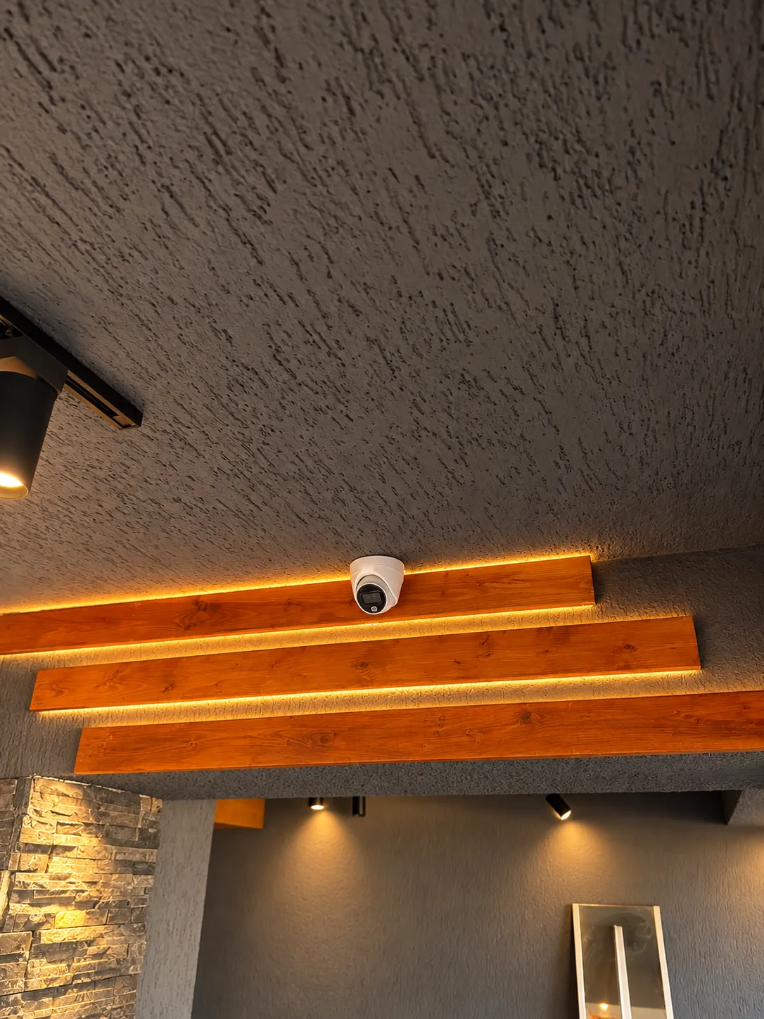 Kafe tavanına dome kamera montajı — BDE Güvenlik Bursa